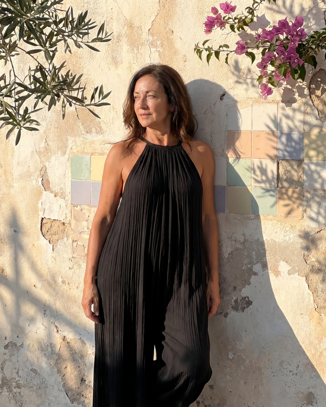 Sigrid – Plisserad avslappnad overall med halterneck och vida ben