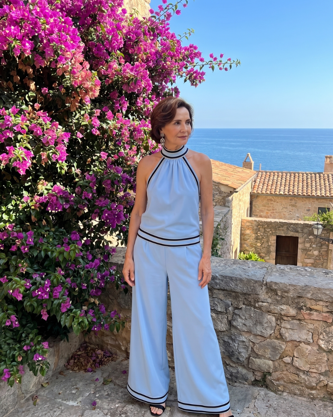 Therese – Overall med halterneck, vida ben och kontrastkant