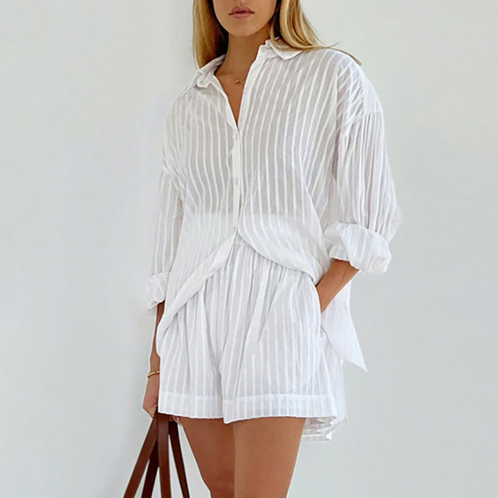 Hillevi – Lätt set med knappar och shorts