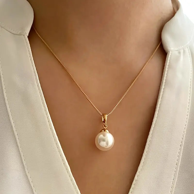 Kerstin – elegant pärlsmyckeset i guld