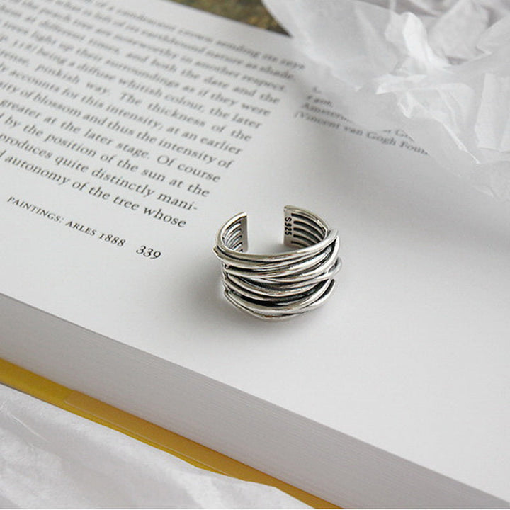 Kerstin – Elegant lagerad silverring