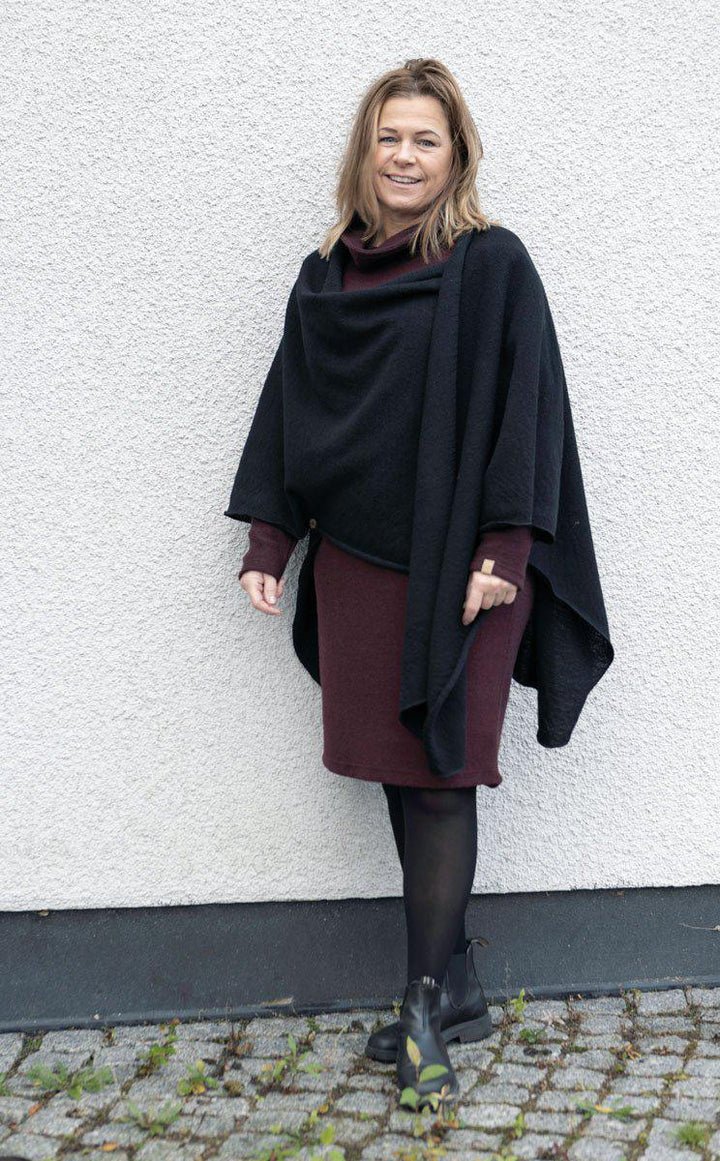 GY GISSLARP DRESS, 60% FILTAD ULL, 40% LYOCELL — RUBY WINE