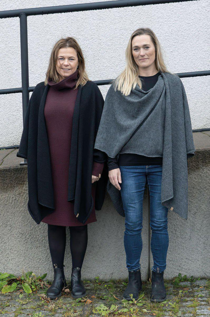 GY GISSLARP DRESS, 60% FILTAD ULL, 40% LYOCELL — RUBY WINE