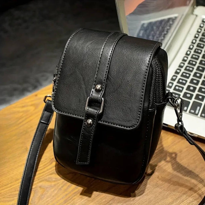 Gudrun – Liten crossbodyväska med löstagbar rem