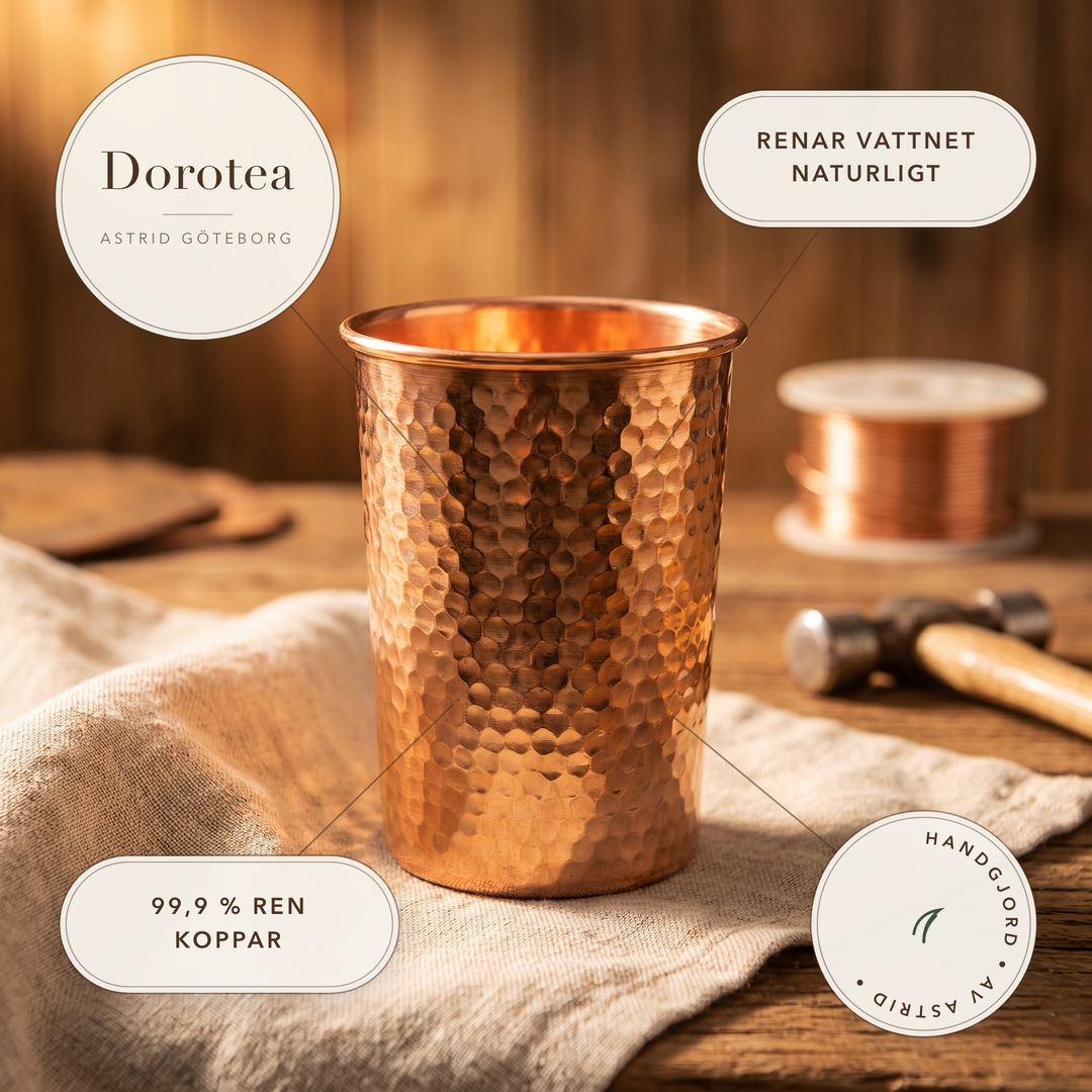 Dorotea – Handhamrad mugg i rent koppar