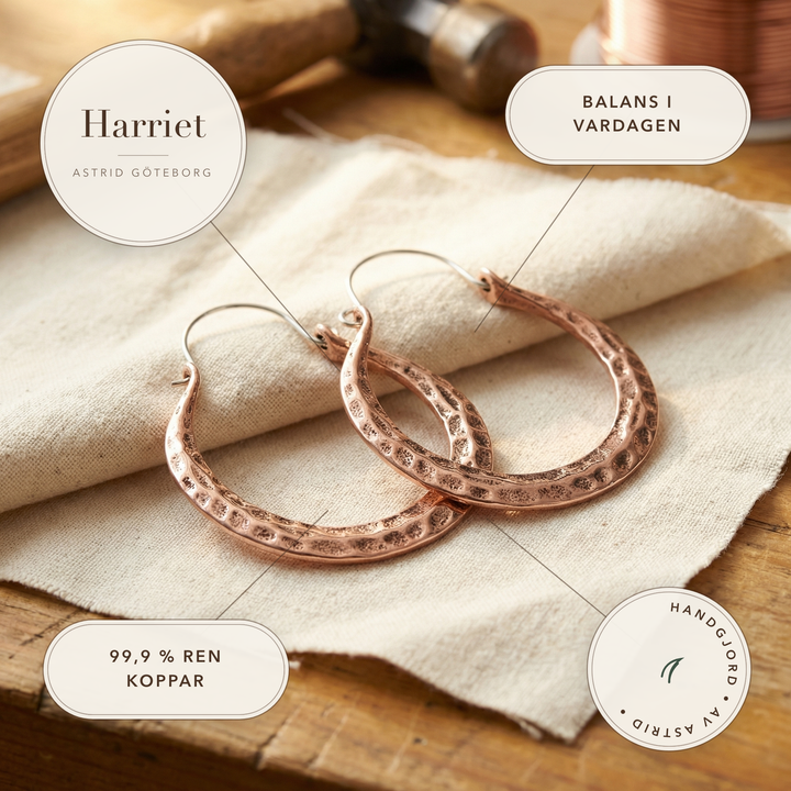 Harriet – Handhamrade hoops i metallring