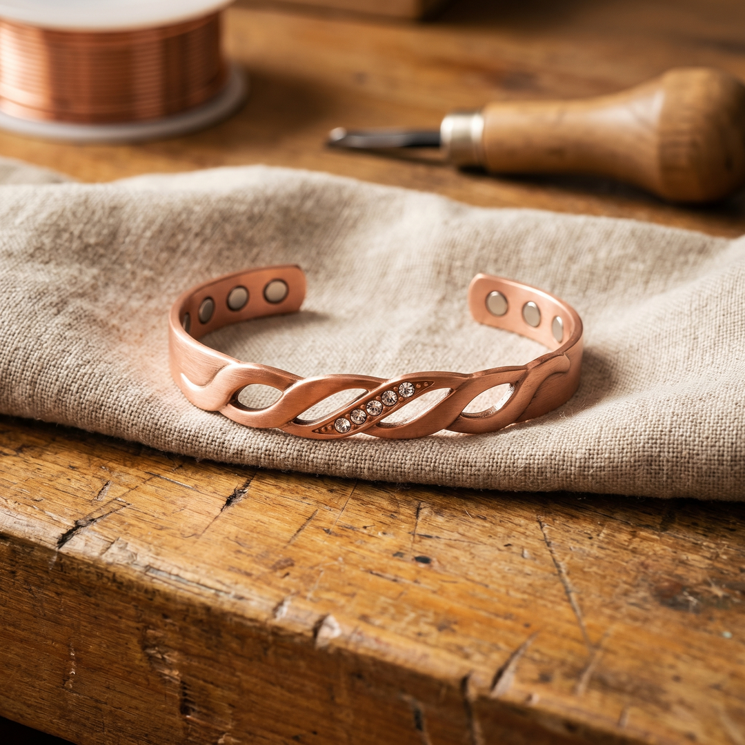 Carina – Flätad kopparmanchett med magneter