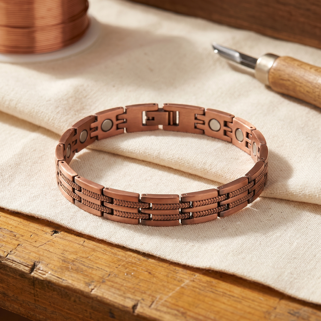 Irene – Magnetarmband i koppar med flätad kant