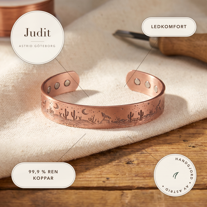 Judit – Handgraverat koppararmband med ökenmotiv