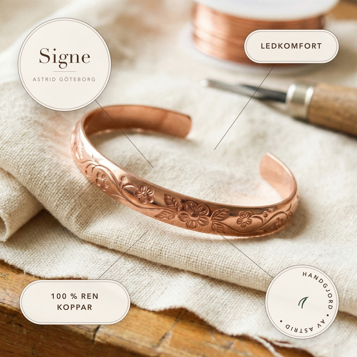 Signe – Handgraverat armband med blommönster