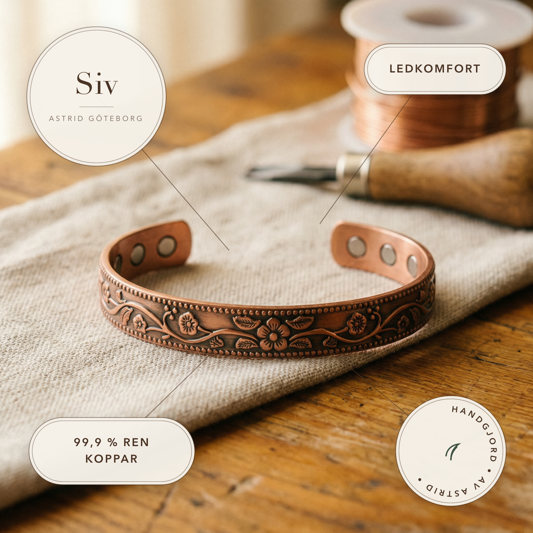Siv – Handgraverat koppararmband med blommönster